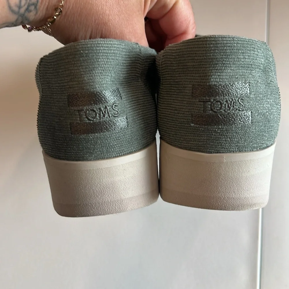 Toms stylish comfortable